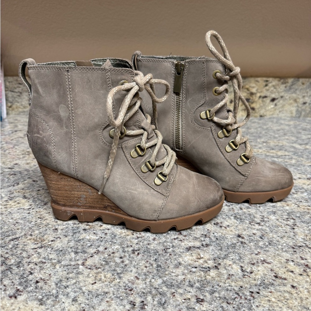 Sorel Women's Gray Lace-Up Wedge Booties